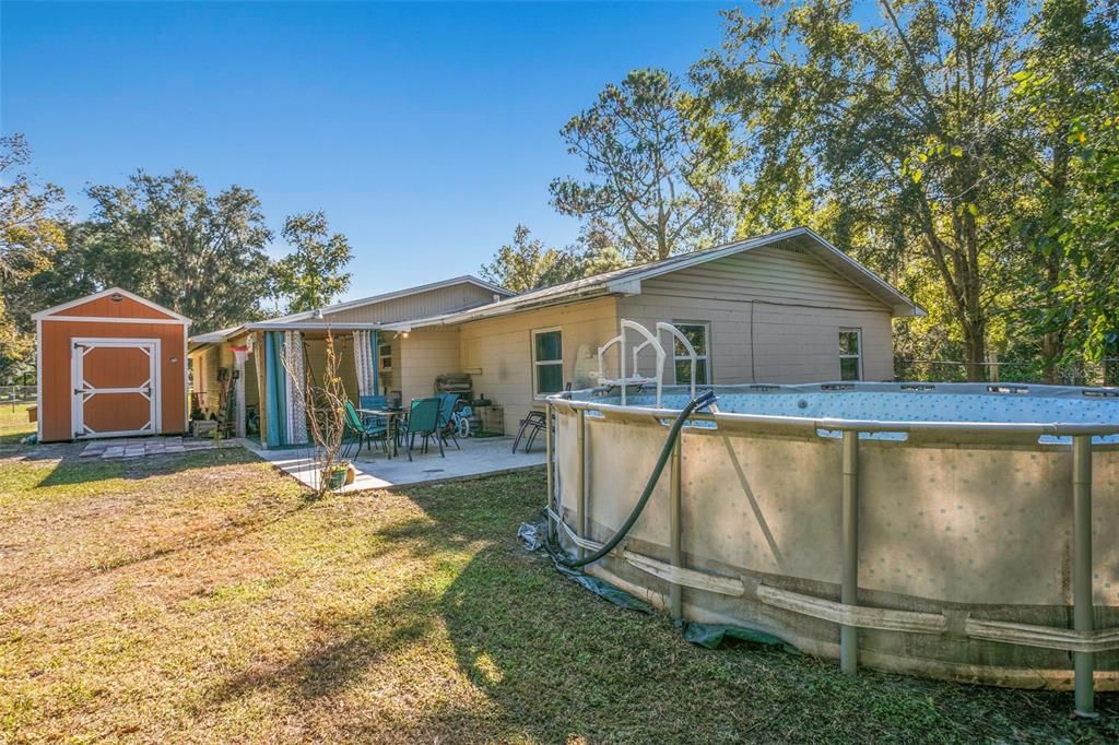 Recently Sold: $225,000 (4 beds, 2 baths, 1948 Square Feet)