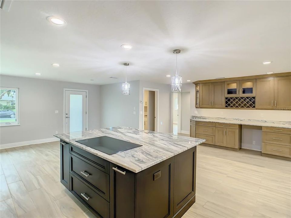Recently Sold: $1,200,000 (3 beds, 2 baths, 2474 Square Feet)
