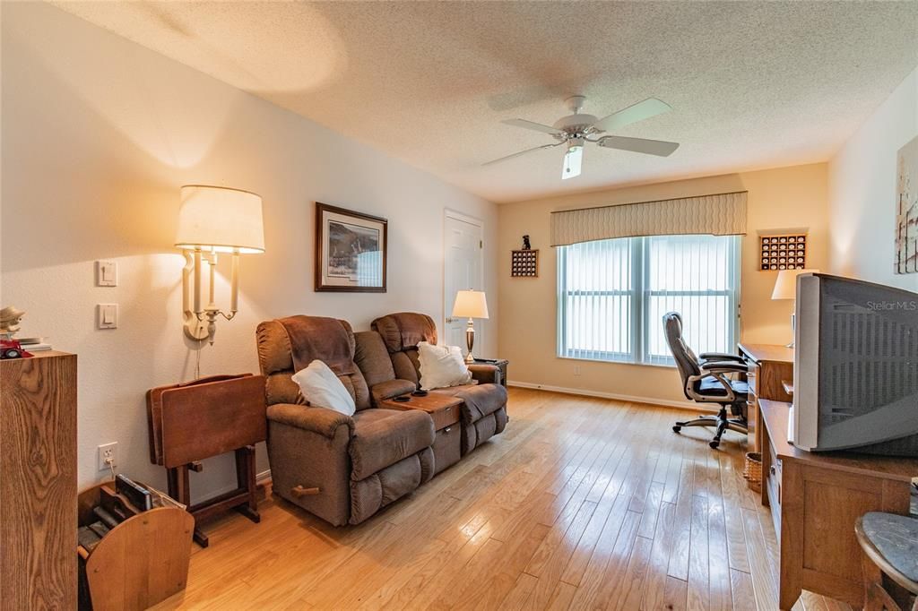 Recently Sold: $265,000 (3 beds, 2 baths, 1982 Square Feet)