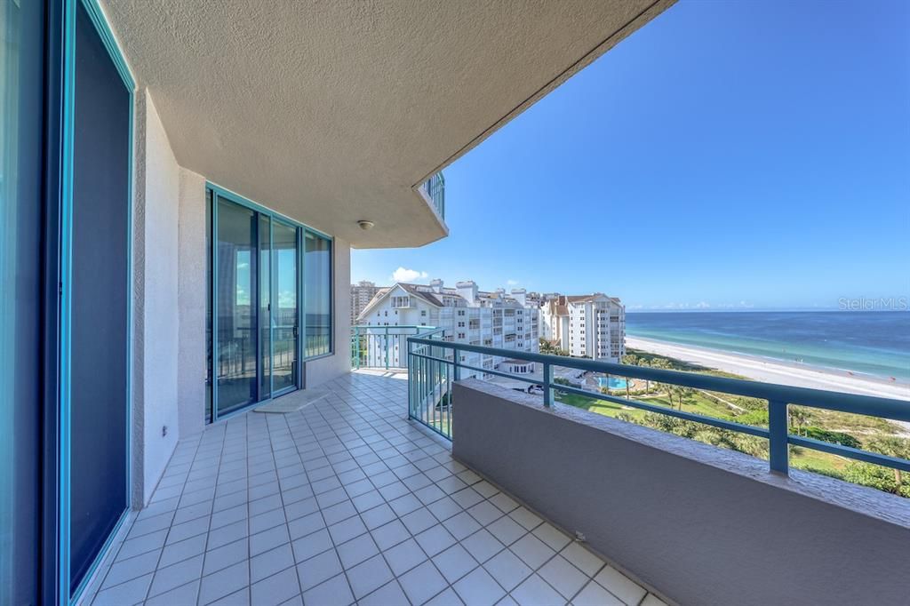 Recently Sold: $1,325,000 (3 beds, 2 baths, 2464 Square Feet)