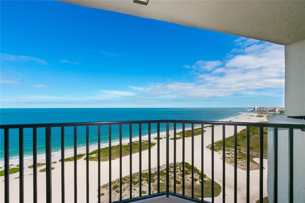 Recently Sold: $699,900 (2 beds, 2 baths, 1152 Square Feet)
