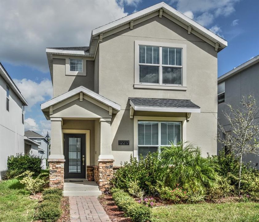 Recently Sold: $435,000 (4 beds, 3 baths, 2476 Square Feet)
