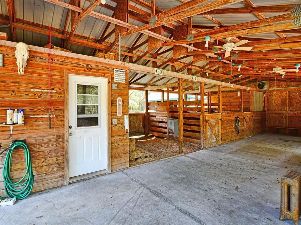 barn with stalls 3 stalls