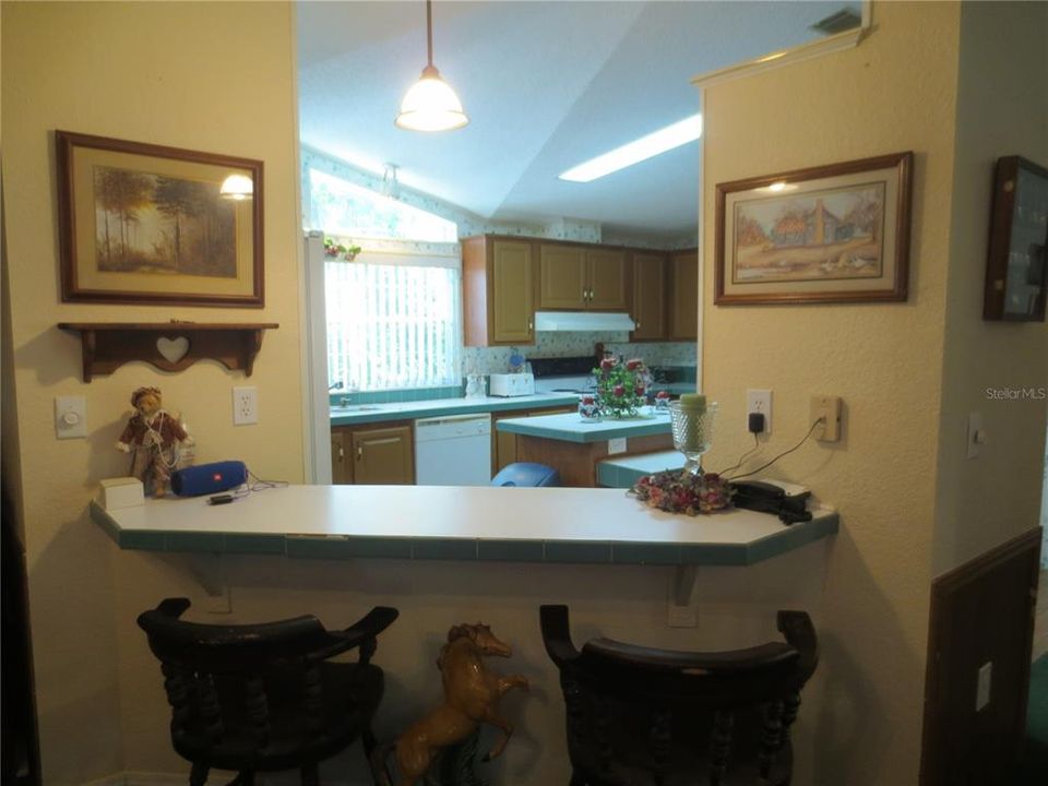 Vendido Recientemente: $148,500 (3 camas, 2 baños, 1715 Pies cuadrados)