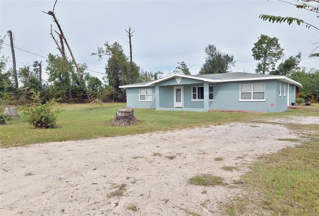 Recently Sold: $240,000 (3 beds, 2 baths, 1592 Square Feet)