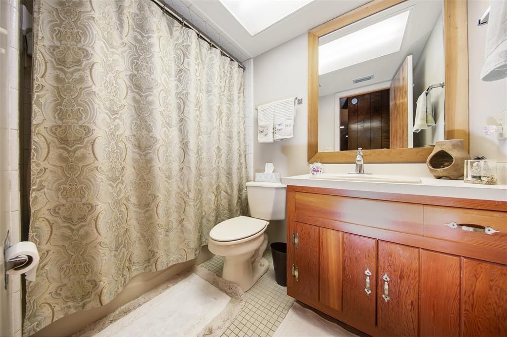 Недавно продано: $335,000 (2 спален, 2 ванн, 1392 Квадратных фут)