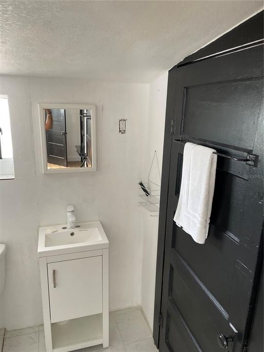 Recently Rented: $1,100 (2 beds, 1 baths, 981 Square Feet)