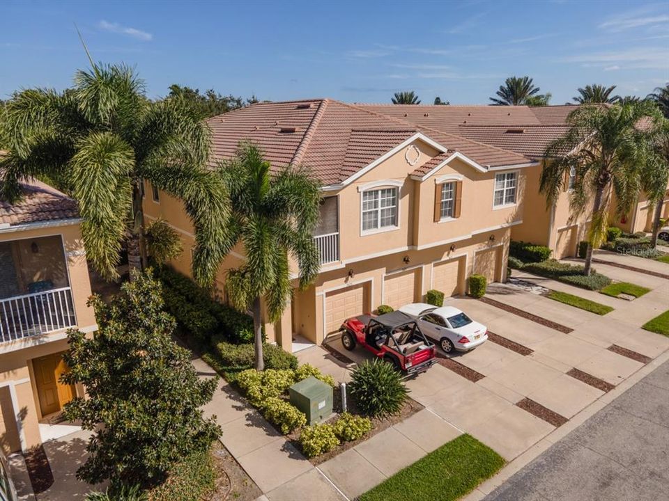 Recently Sold: $262,500 (2 beds, 2 baths, 1036 Square Feet)
