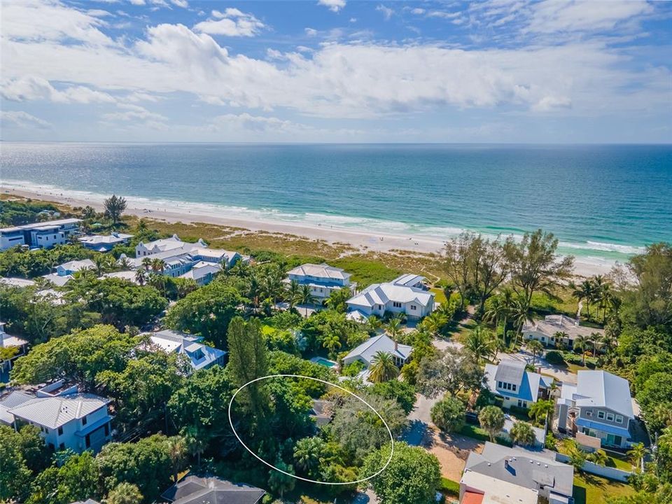 Recently Sold: $2,200,000 (2 beds, 2 baths, 1275 Square Feet)