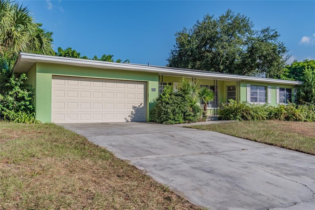 Recently Sold: $365,000 (3 beds, 2 baths, 1694 Square Feet)