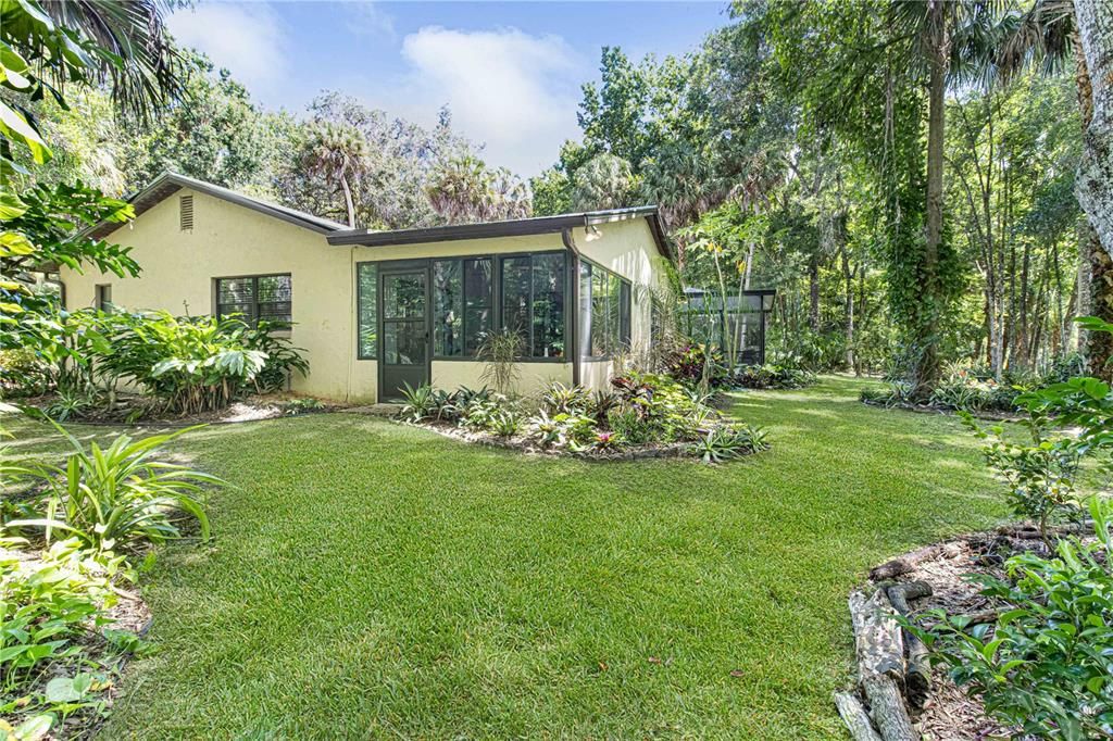 Recently Sold: $409,000 (2 beds, 2 baths, 1431 Square Feet)