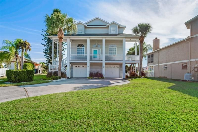 Recently Sold: $775,000 (4 beds, 3 baths, 2360 Square Feet)