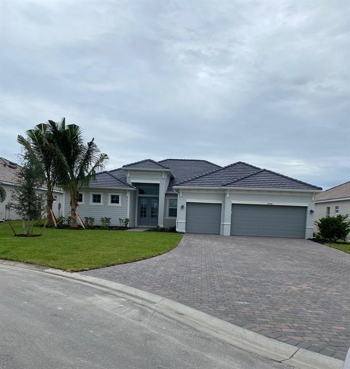 Recently Sold: $580,947 (3 beds, 3 baths, 2650 Square Feet)