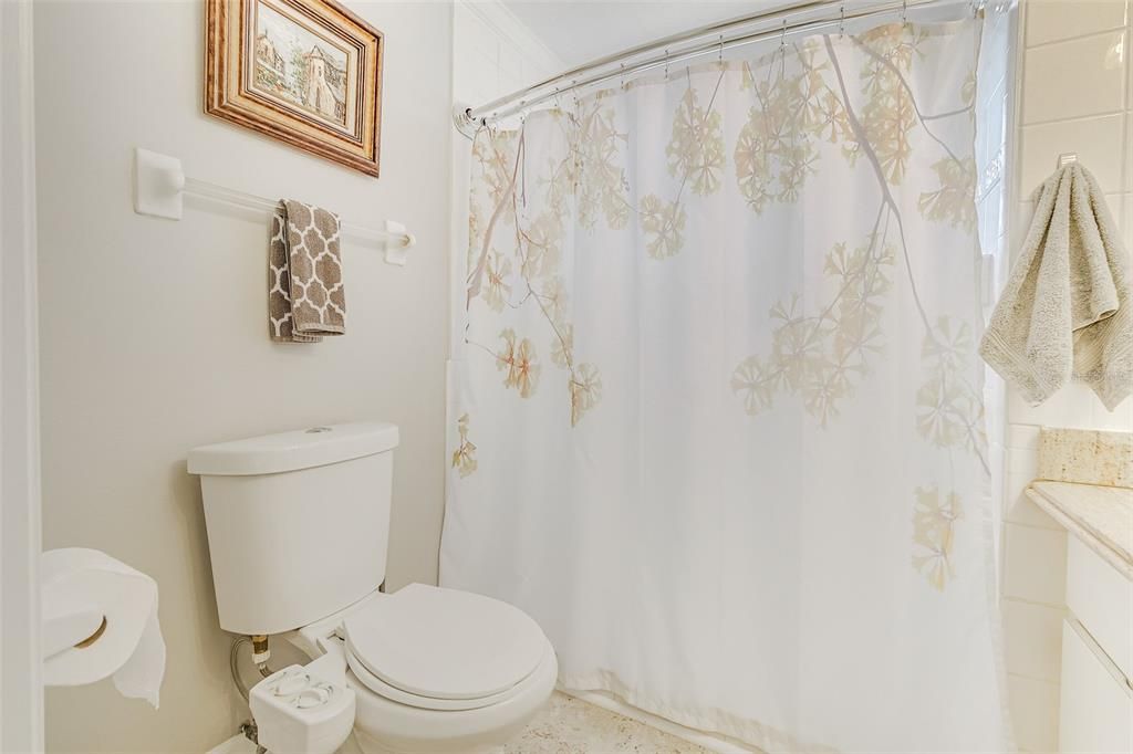 最近售出: $320,000 (3 贝兹, 2 浴室, 1118 平方英尺)