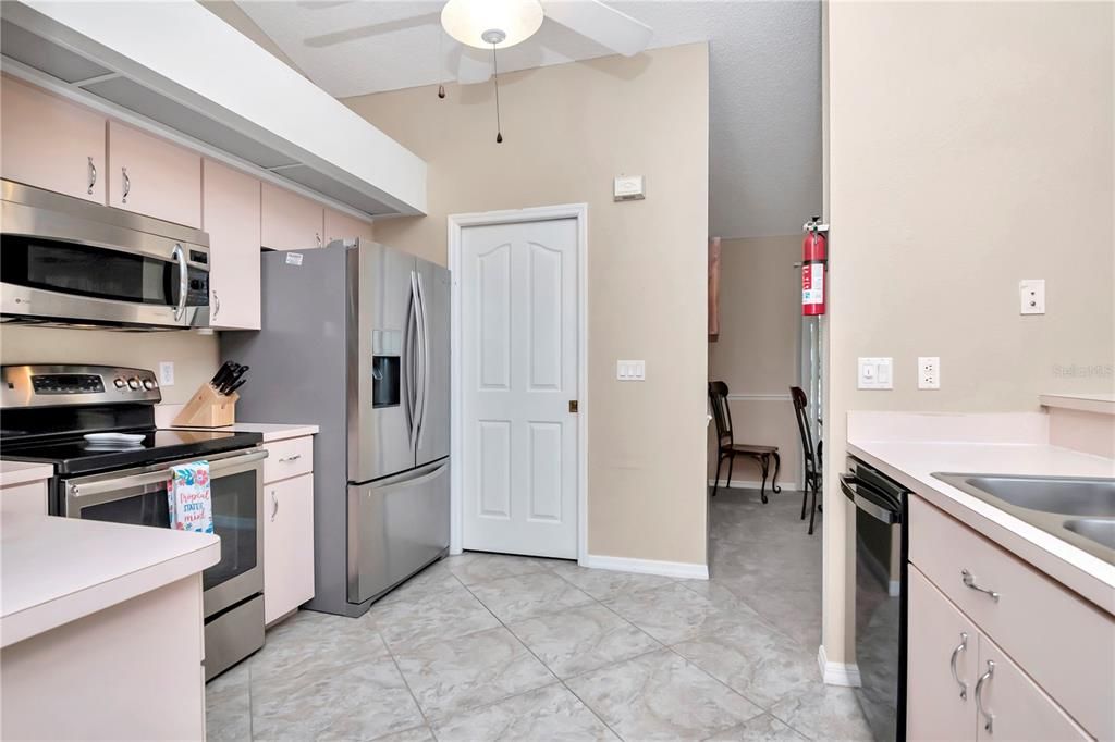 Recently Sold: $289,000 (3 beds, 2 baths, 1552 Square Feet)