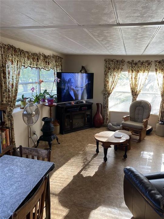 Vendido Recientemente: $169,900 (3 camas, 2 baños, 1666 Pies cuadrados)