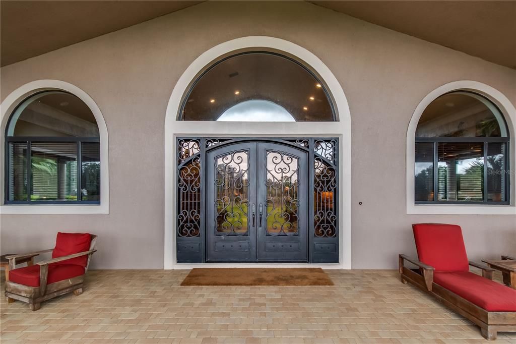 Recently Sold: $2,695,000 (3 beds, 2 baths, 2736 Square Feet)