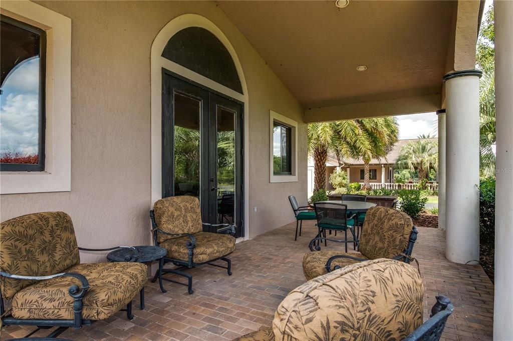 Recently Sold: $2,695,000 (3 beds, 2 baths, 2736 Square Feet)