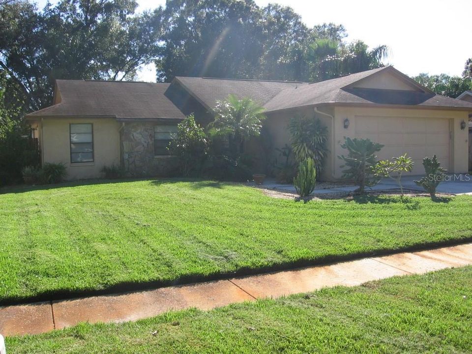 Vendido Recientemente: $399,900 (3 camas, 2 baños, 1429 Pies cuadrados)