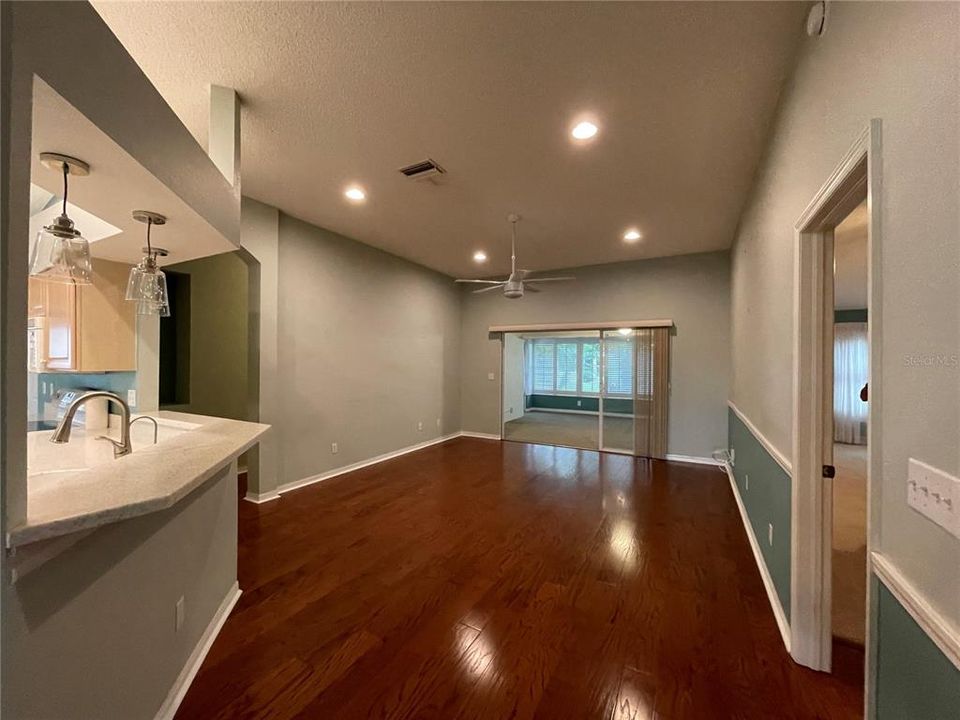 Recently Sold: $255,000 (2 beds, 2 baths, 1651 Square Feet)