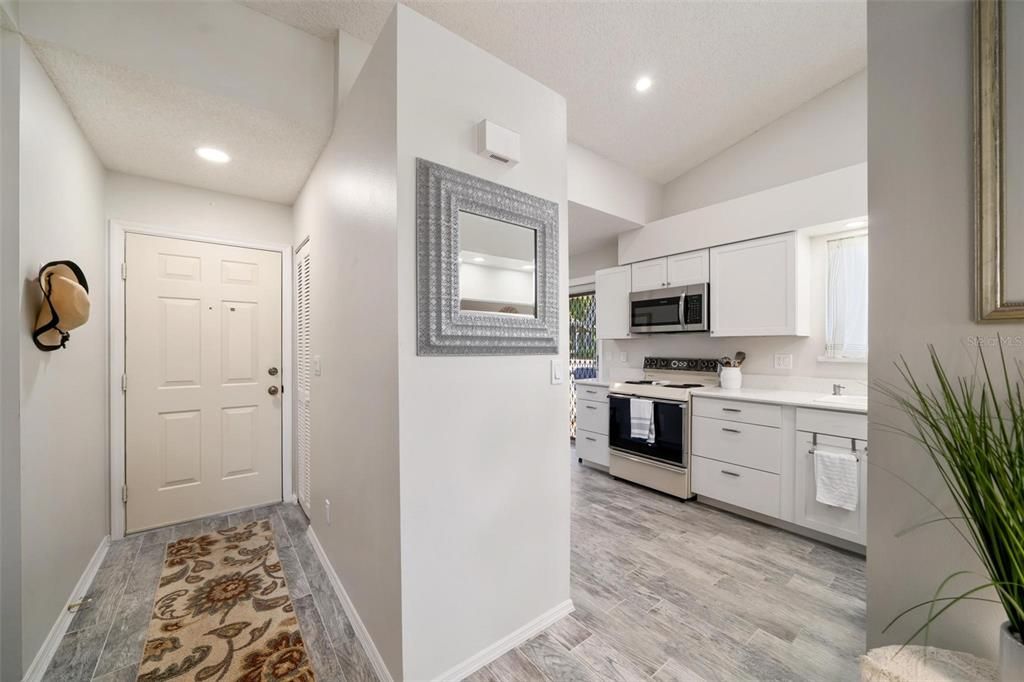 Recently Sold: $214,000 (2 beds, 2 baths, 970 Square Feet)