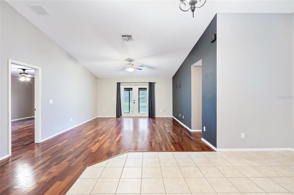Recently Sold: $390,000 (4 beds, 2 baths, 2487 Square Feet)