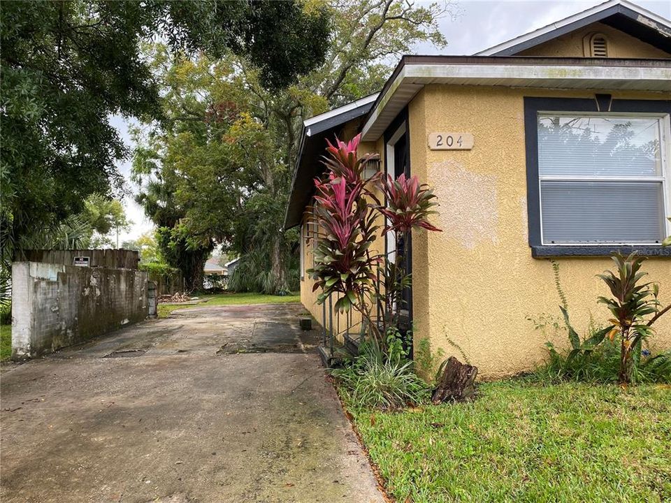 Recently Sold: $95,500 (3 beds, 1 baths, 1048 Square Feet)