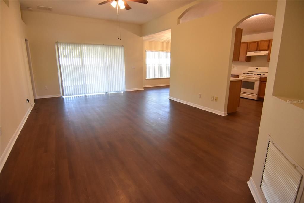 Recently Rented: $1,795 (3 beds, 2 baths, 1601 Square Feet)