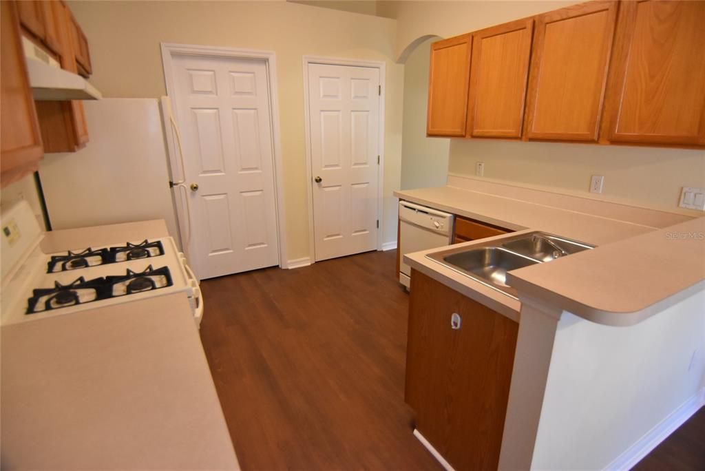 Recently Rented: $1,795 (3 beds, 2 baths, 1601 Square Feet)