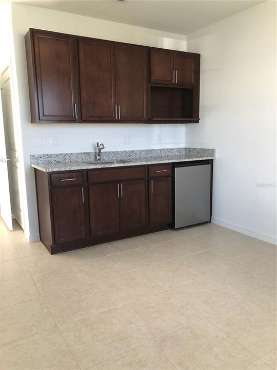 Vendido Recientemente: $331,155 (4 camas, 3 baños, 1917 Pies cuadrados)