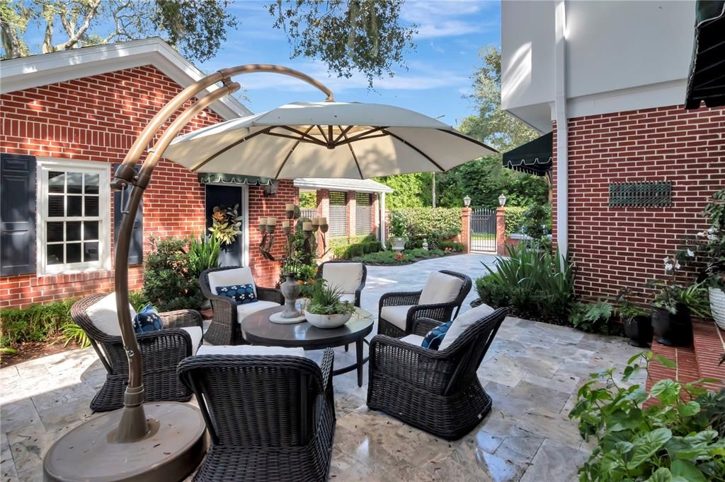 Recently Sold: $2,850,000 (5 beds, 5 baths, 4406 Square Feet)