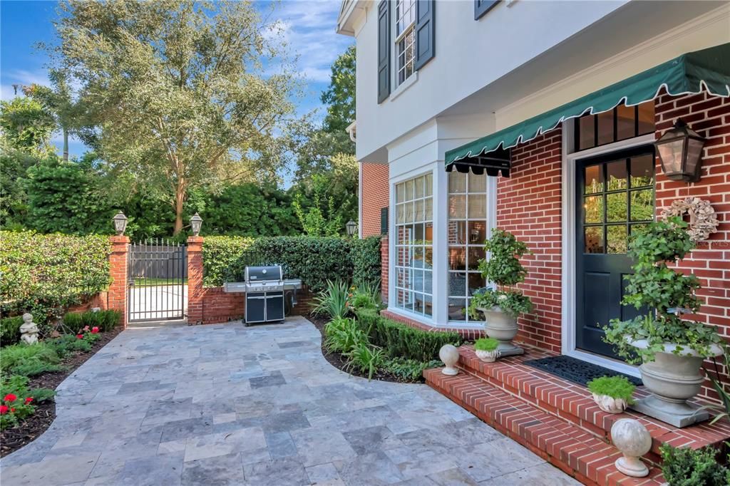 Recently Sold: $2,850,000 (5 beds, 5 baths, 4406 Square Feet)