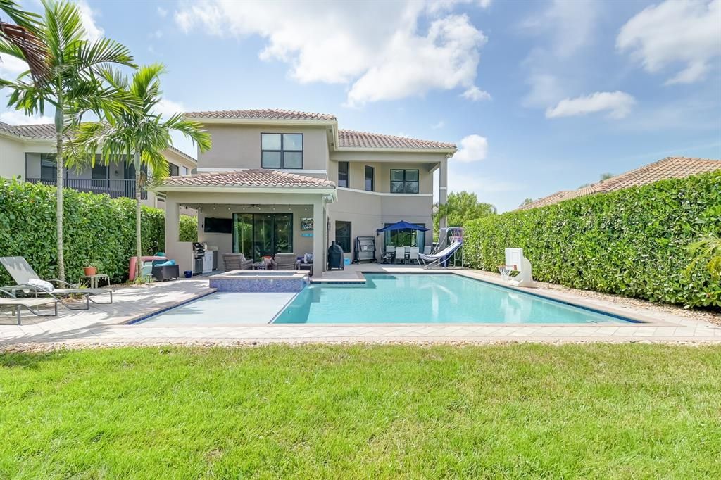 Recently Sold: $1,329,999 (5 beds, 6 baths, 4113 Square Feet)