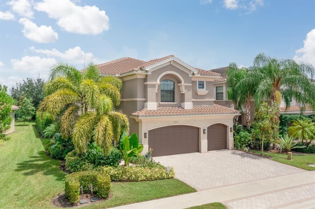 Recently Sold: $1,329,999 (5 beds, 6 baths, 4113 Square Feet)