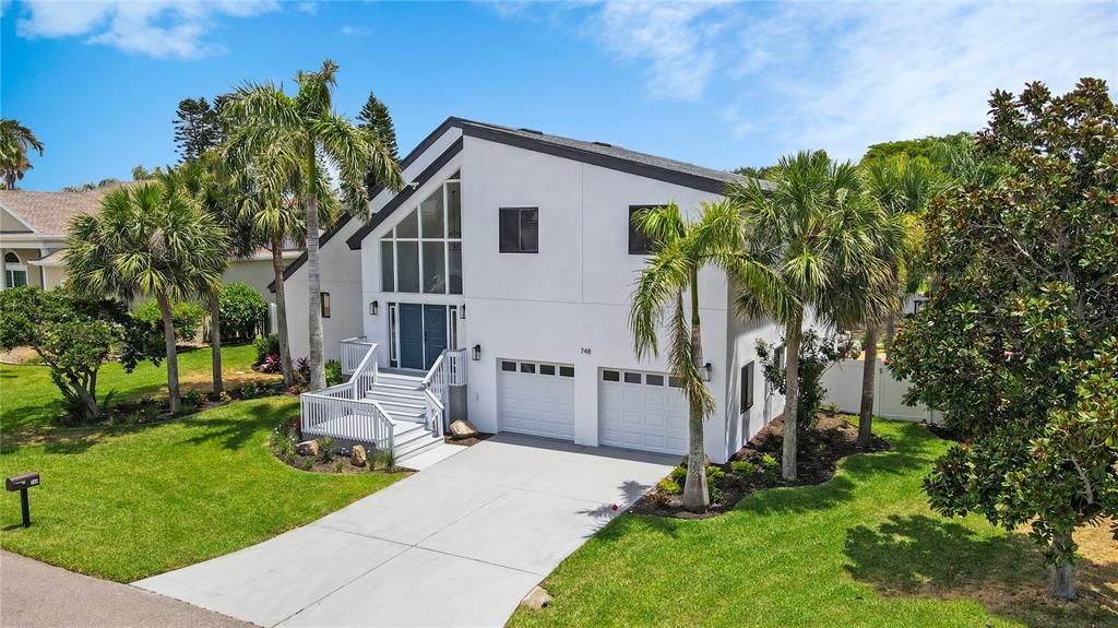 Recently Sold: $1,350,000 (5 beds, 3 baths, 3573 Square Feet)