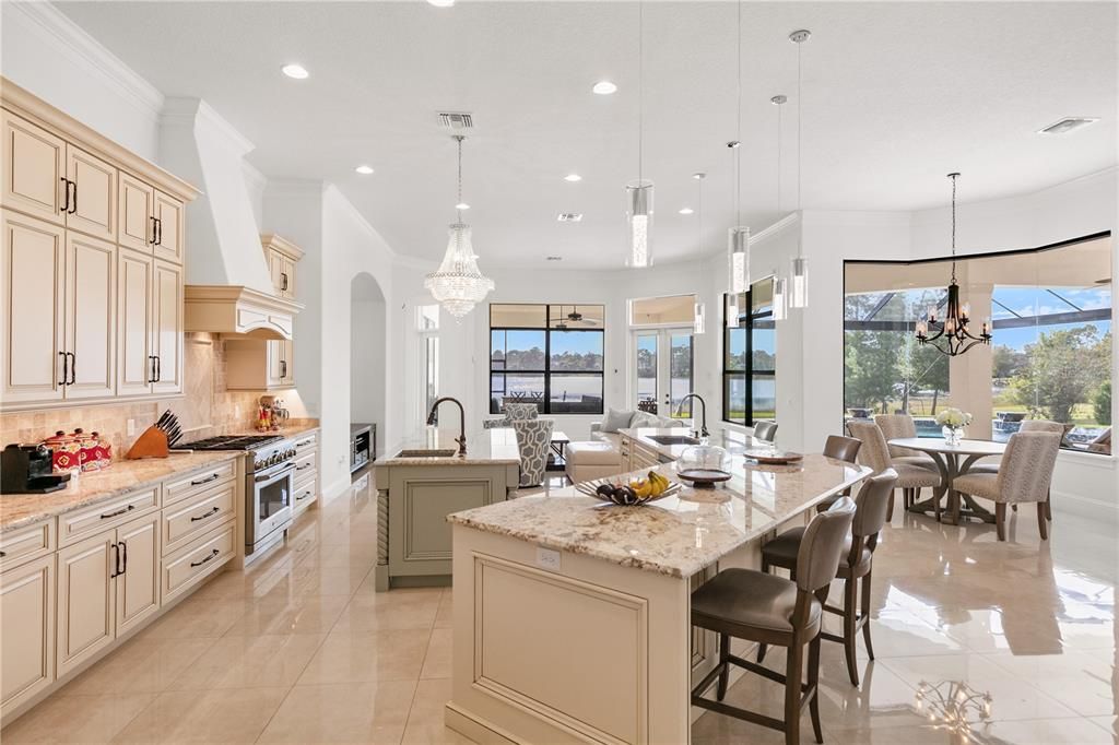 Recently Sold: $2,200,000 (5 beds, 4 baths, 4761 Square Feet)