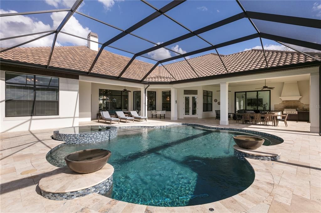 Recently Sold: $2,200,000 (5 beds, 4 baths, 4761 Square Feet)