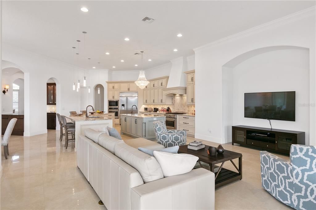 Recently Sold: $2,200,000 (5 beds, 4 baths, 4761 Square Feet)