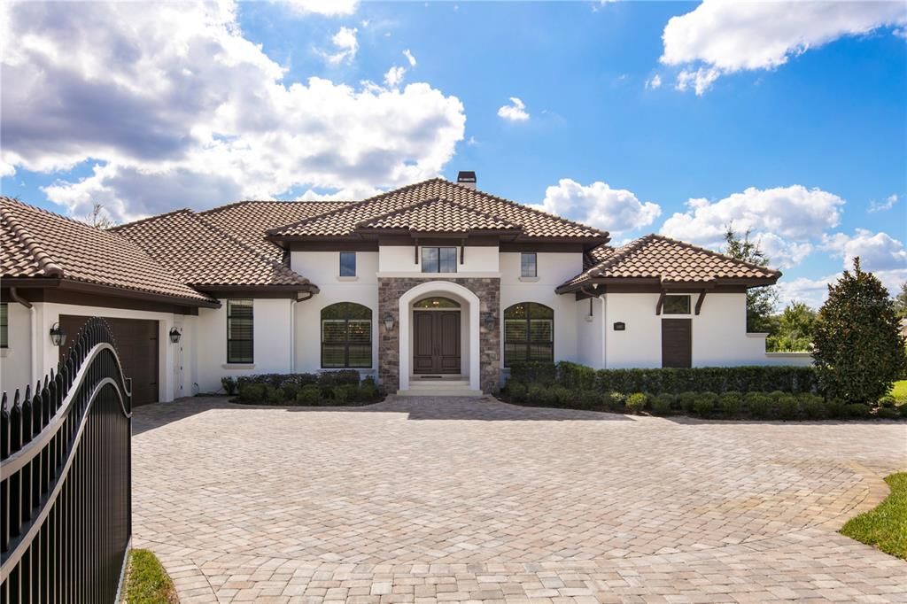 Recently Sold: $2,200,000 (5 beds, 4 baths, 4761 Square Feet)