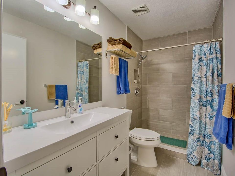 最近租的: $1,425 (2 贝兹, 1 浴室, 1034 平方英尺)