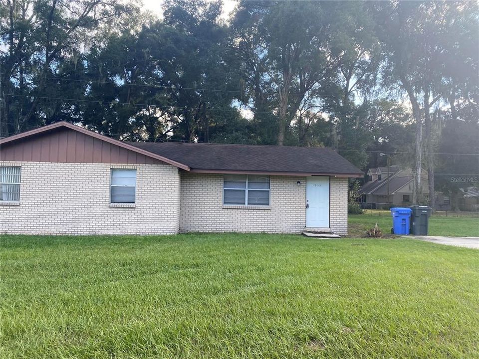 Recently Rented: $1,250 (2 beds, 1 baths, 700 Square Feet)