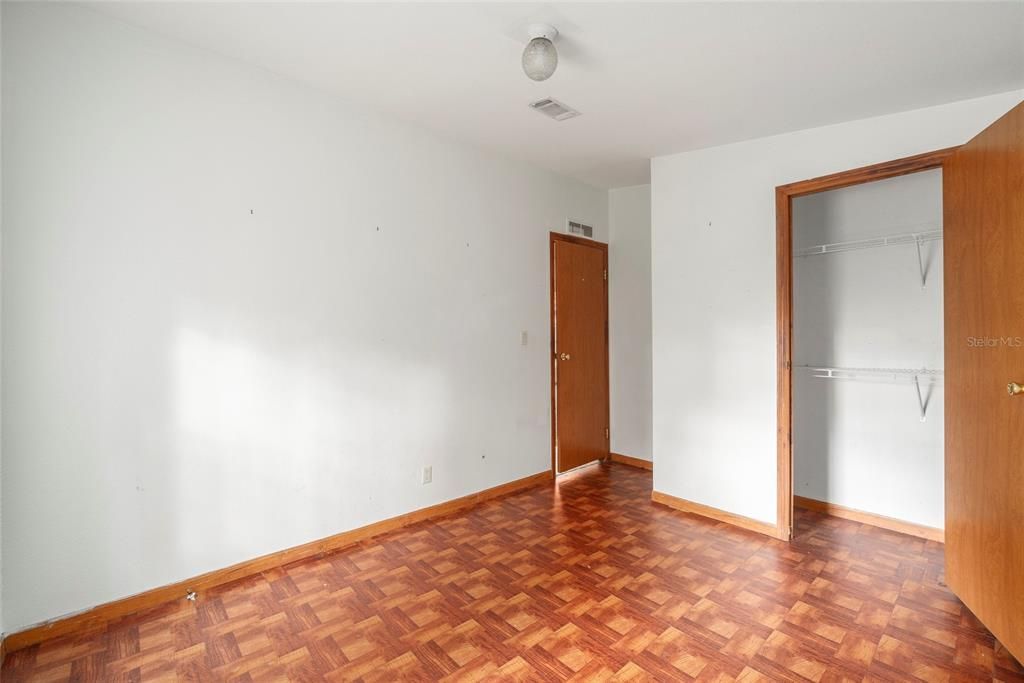 Vendido Recientemente: $135,000 (3 camas, 2 baños, 1404 Pies cuadrados)