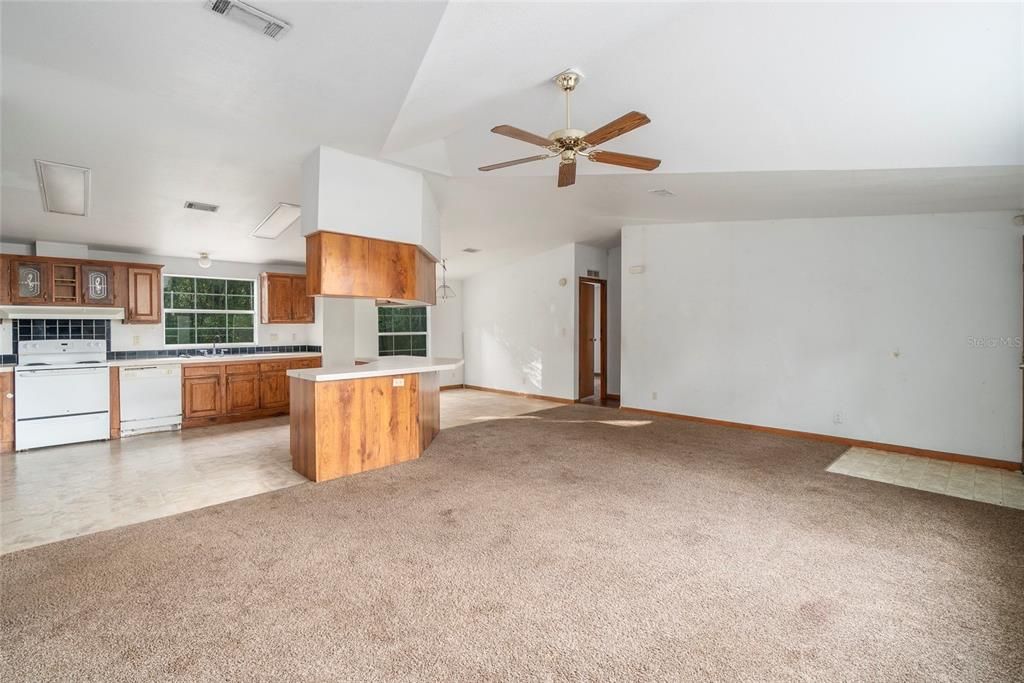 Recently Sold: $135,000 (3 beds, 2 baths, 1404 Square Feet)