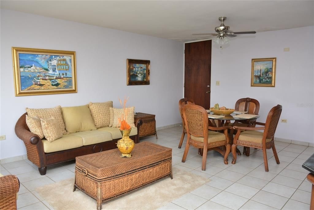 Vendido Recientemente: $225,000 (3 camas, 2 baños, 1605 Pies cuadrados)