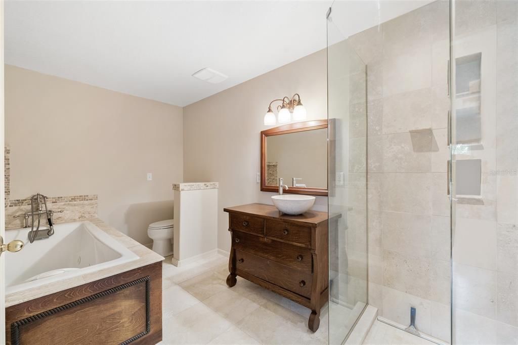 最近租的: $2,500 (4 贝兹, 2 浴室, 1946 平方英尺)