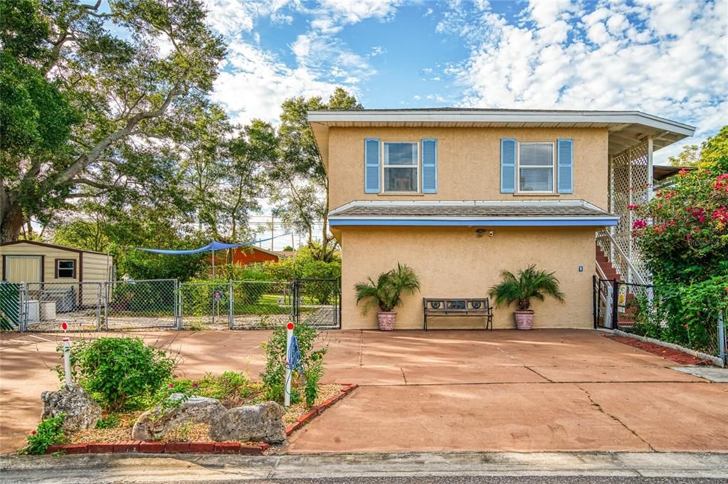 Recently Sold: $299,900 (2 beds, 2 baths, 1458 Square Feet)