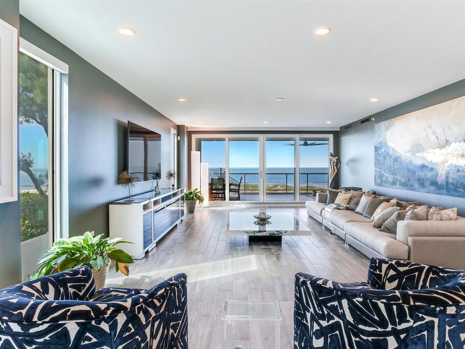 Recently Sold: $3,300,000 (3 beds, 3 baths, 3600 Square Feet)