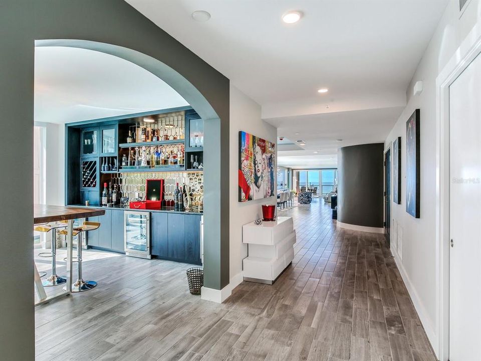 Recently Sold: $3,300,000 (3 beds, 3 baths, 3600 Square Feet)
