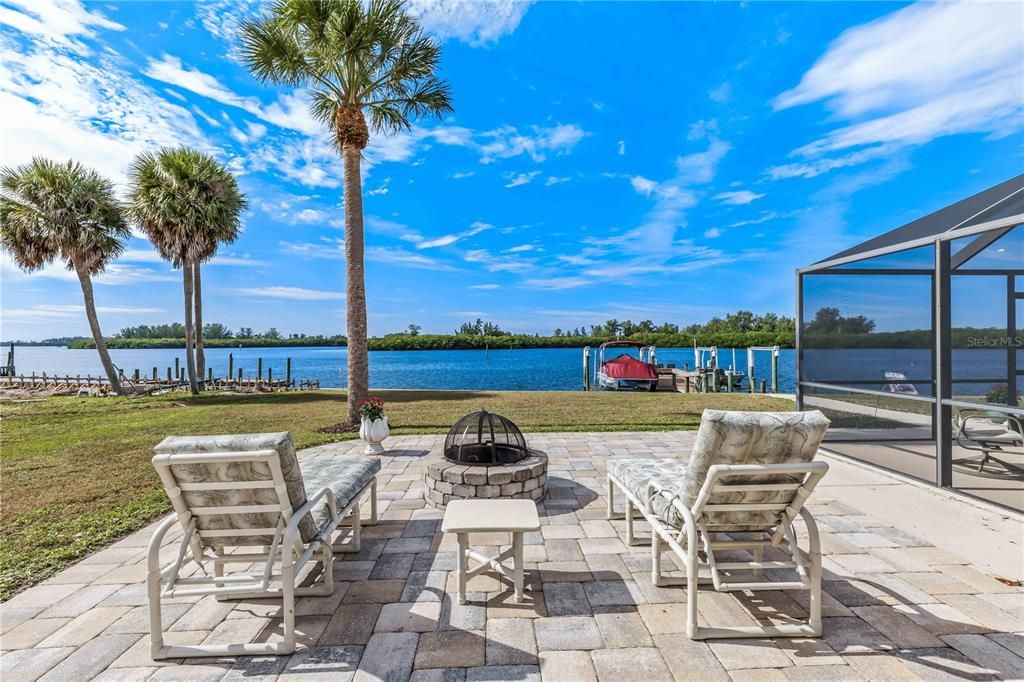 Recently Sold: $1,695,000 (3 beds, 2 baths, 2100 Square Feet)