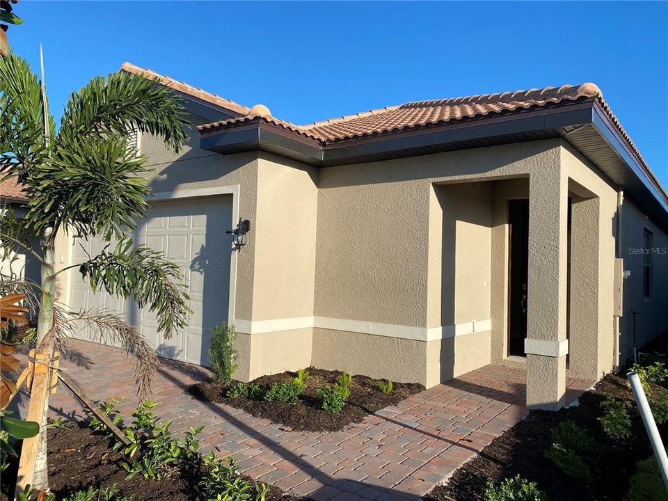 Недавно продано: $372,055 (3 спален, 2 ванн, 1763 Квадратных фут)